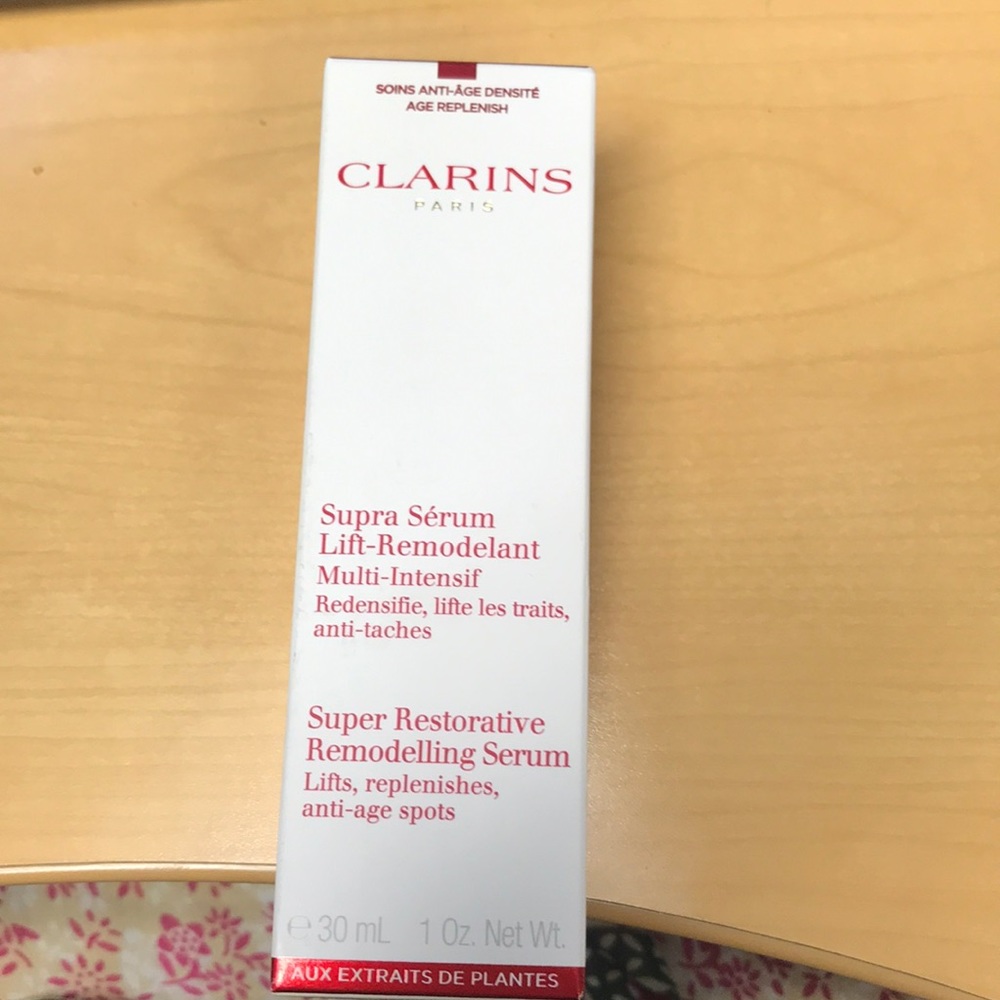 Clarins Super restorative remodeling serum